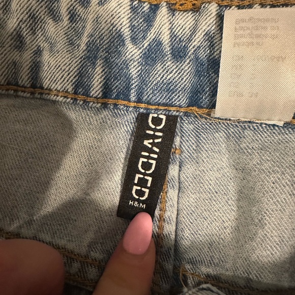 DIVIDED BY H&M WIDE LEG JEANS - Picture 3 of 6